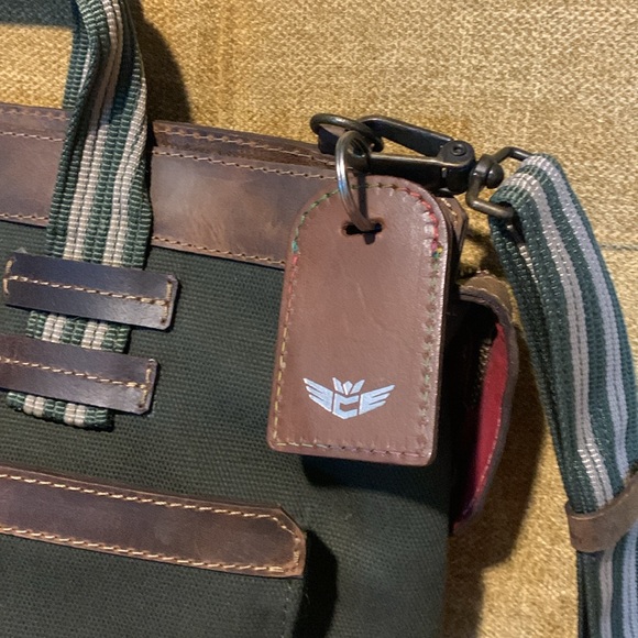 Consuela One of a Kind Men’s Messenger Bag - Picture 6 of 6